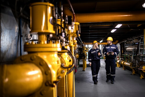 Oil and Gas workers wearing proper PPE